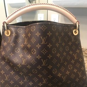 Brand New Authentic Louis Vuitton MM Artsy